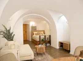 Old Town Apartment with Private Wine Cellar