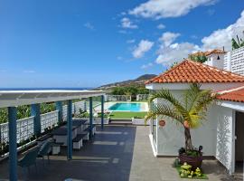 Casa Nine con piscina Vacacional La Palma, hotelli kohteessa Breña Baja
