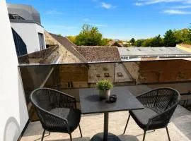 Exklusiv 2BR Penthouse! AC - Balcony - Garage!