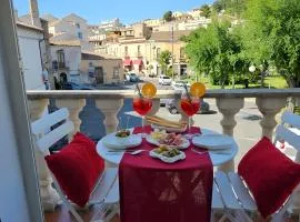 Domo Koralia - Appartamento in pieno centro - possibilità di un parcheggio moto in cortile -
