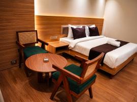 Gurgaon में, होटल Aristo Grand Hotel with Bathtub by Aura Homes Near Sector 54 Chowk Metro Golf Course Road Gurgaon