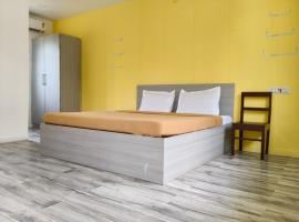 Hotel Continental shade, khách sạn ở Tirupporūr