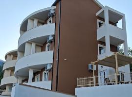 Apartments Danilo Kažanegra, hotelli Sveti Stefanissa
