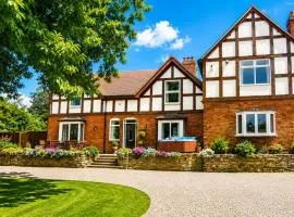 Arden Hill Farmhouse - Hot Tub, Snooker Table, Sleeps 16