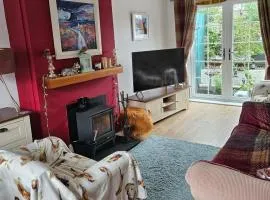 Spacious 2 bedroom house on the edge of Balloch