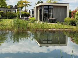 Casa-MiU am Wasser - Olburgen - perfekt für Familien - mit Freibad, Sauna, Restaurant und Spielplatz, hotel di Olburgen