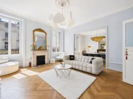 Large beautiful Apartment in the heart of Aurillac