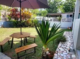 LaPetite Maison, Maison spacieuse & calme avec parking, proche plages Sainte-Rose