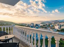 Cloud Nine Retreat, Ksamil