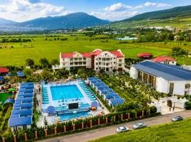 Golden Lagoon Swimming pool & Guesthouseas