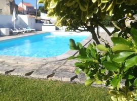 Camarção Violante – hotel w mieście Foz do Arelho