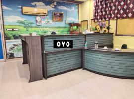 Viesnīca Hotel O by OYO Ritz Rivera pilsētā Phalta