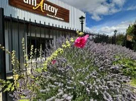 Amancay, Hostal Patagonico