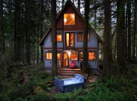 Treetop Hideaway, Sleeps 2, hotel v destinácii Glacier