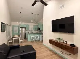 New Modern 2BR I EV I Wi-Fi I Heart of Mcallen