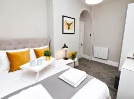City Centre 1 Bed Apartment - Modern & Bright