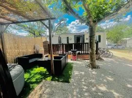 Petit coin de paradis avec spa privatif et piscine et accès rivière