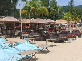 By The Sea Batu Ferringhi Beach Front, Seaview And Pool Front