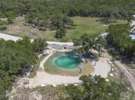 The Perch- Texas Tiny Haus with amazing views