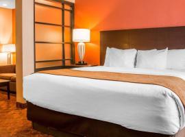 Comfort Inn & Suites and Conference Center, hotel in Mount Pleasant