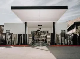 V Capri Palm Springs, a Dolce by Wyndham