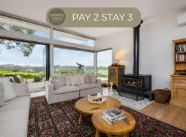 Bella's Block Vineyard Retreat with Tennis Court, Shoreham