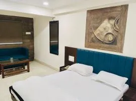 Hotel lal's plaza