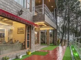 The Mahalaxmi Villa l Jacuzzi I Pet friendly & 3 Bedroom Serviced Villa I Open Air Lawn I Bonfire Available I Kasauli By Exotic Stays