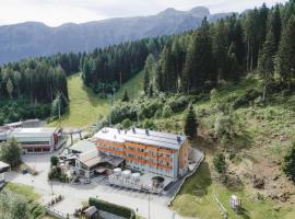 Hotel Selva, хотел в Фолгарида