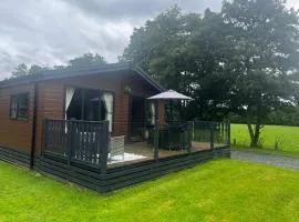 Crescent Lodge