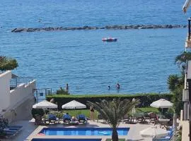 Beach Front View Apartment Sea Pool & Prime Location