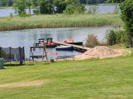 DOMEK NAD JEZIOREM
