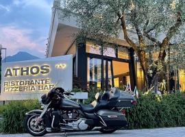 Athos Hotel – hotel w mieście Riva del Garda