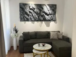 Mali's Apartment - Prishtina City Center