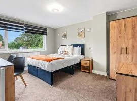 Large House Near Racecourse, City & Uni