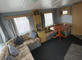 137 sealands, 3 bed, 8 berth caravan hire, ingoldmells, skegness recently modernised