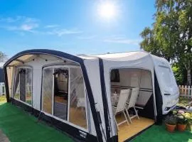 HellOVE Premium Air-C Caravanes Nowe Klimatyzowane Przyczepy - Kite & Wind, 3 linia brzegowa, Półwysep Helski