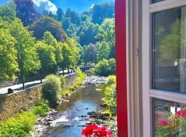 Historisches Fachwerk Haus am Fluss