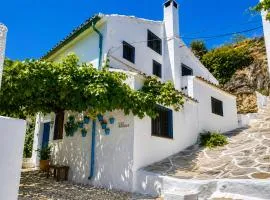 2-Bed Country House - Mountain Views - Sleeps 6