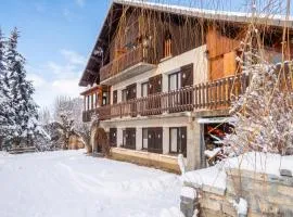 Maison de vacances confortable à Saint-Léger-les-Mélèzes, vue jardin