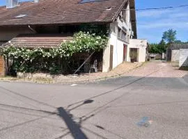 Maison confortable à Échenans - 55 m² avec jardin privé