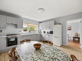 Home Away from Home in Waterford 4 bed rooms