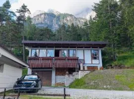 Ampio chalet nel bosco 3 camere, 3 bagni, relax vicino Cortina