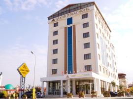 Grand İtimat Hotel, hotel con estacionamiento en Denizli