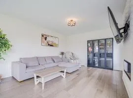 Bright New 5BR 4BA Entire Home