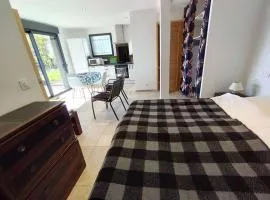 Grand studio calme avec terrasse - 2 pers. - FR-1-393-195