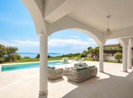 Viesnīca Luxury Panorama Vila with amazing Seaview in Gondolici 7 km from Rabac pilsētā Labina