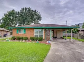 Explore Baton Rouge! Cozy Retreat w/ Private Yard