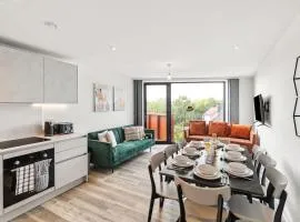 Luxuary 2BR Apt Sleeps 9, Wembley and Park Views