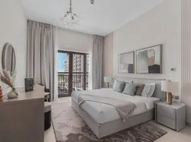 Luxury 1 bedroom Partial Golf & Water Views & F1